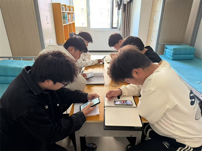 以安全教育之基，筑平安校園之廈——保定理工學(xué)院組織觀(guān)看2025年春季全國(guó)消防安全公開(kāi)課