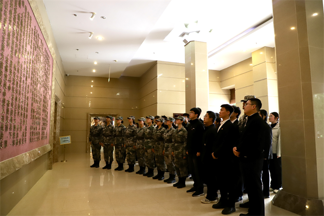 清明緬懷先烈志 青春共筑家國夢 ——保定理工學院開展主題祭掃活動