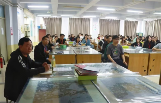 火災無情，預防先行 保定理工學院開展實驗室消防安全專題培訓暨消防應急演練