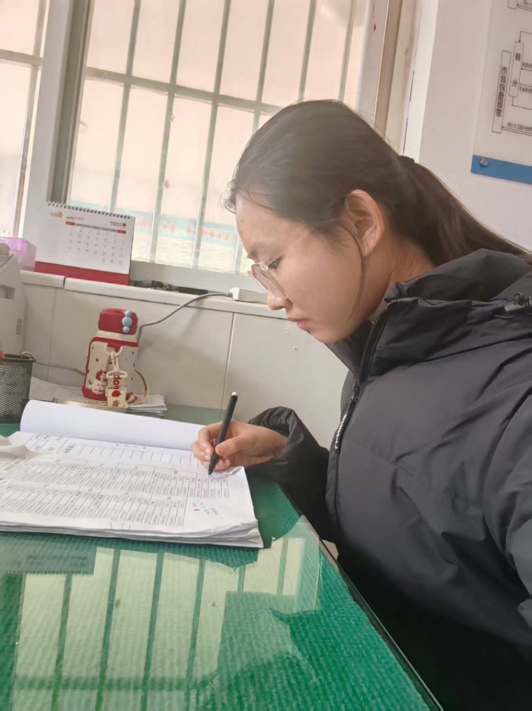 歸巢燕銜春，志愿暖桑梓（二）