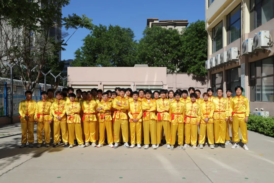 龍舞翩躚潤童心,美育芳華育幼苗
