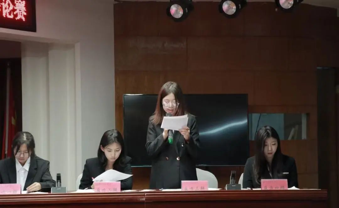 青春校園保定理工學(xué)院第六屆辯論賽完美落幕