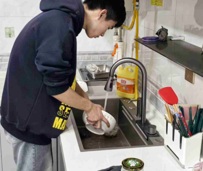 孝老愛(ài)親傳佳話,弘揚(yáng)美德樹(shù)新風(fēng)——感恩教育